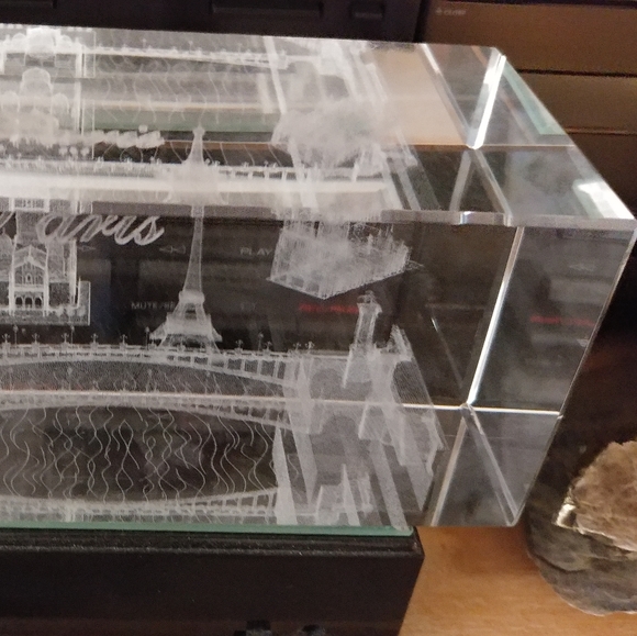 3D Art Glass of Paris, France Landmarks + Led Stand - Picture 3 of 7